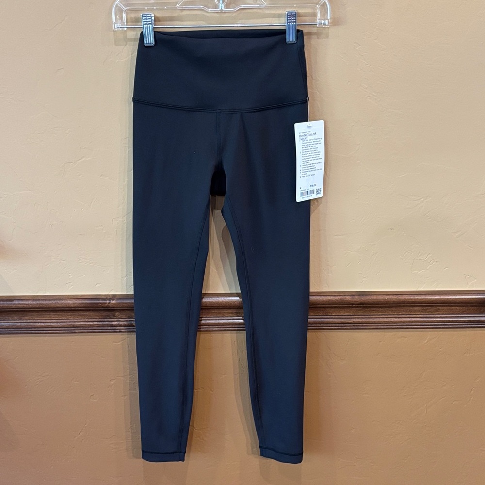 NWT LULULEMON ATHLETICA Black Wunder Train HR Tight 25” Leggings